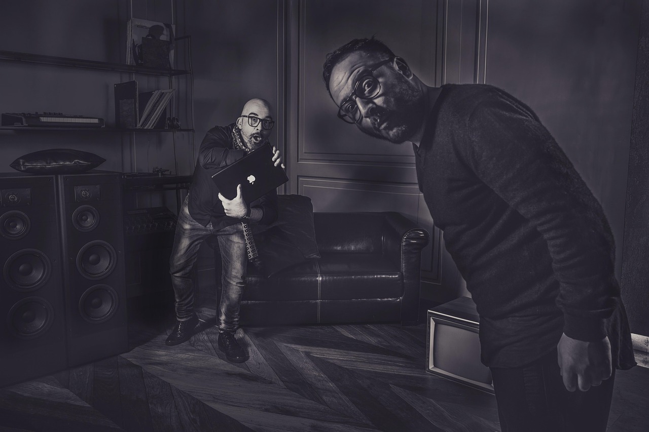 精灵M：尺度app怎么详情下载教程